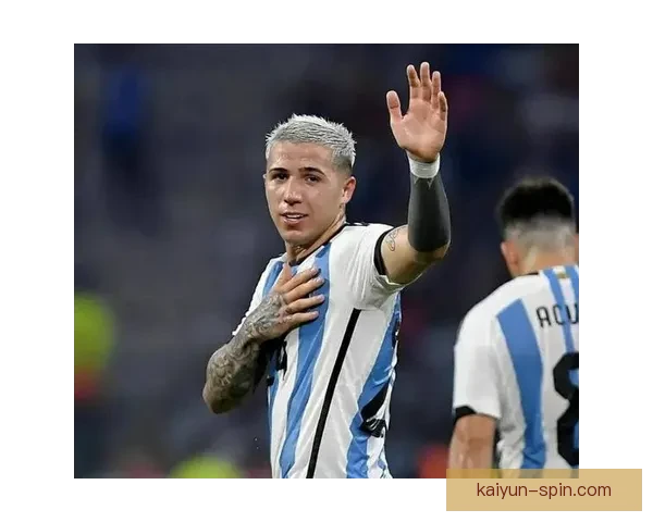 恩佐防守能力逐渐提升，展现出稳定的比赛表现与可靠性分析